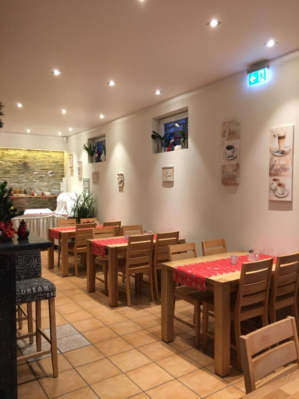 Hotel Discovery Stuttgart Ngoại thất bức ảnh