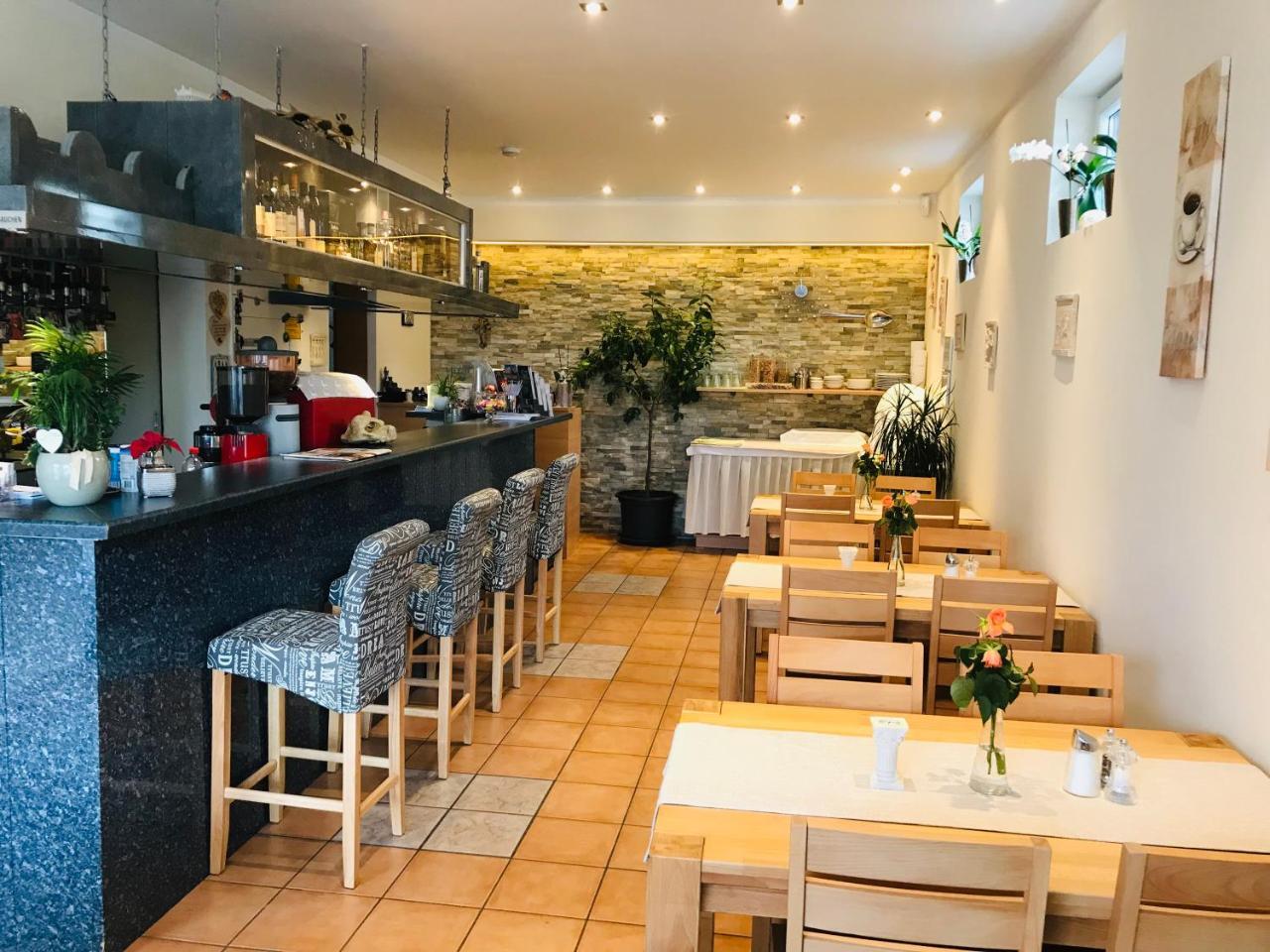 Hotel Discovery Stuttgart Ngoại thất bức ảnh